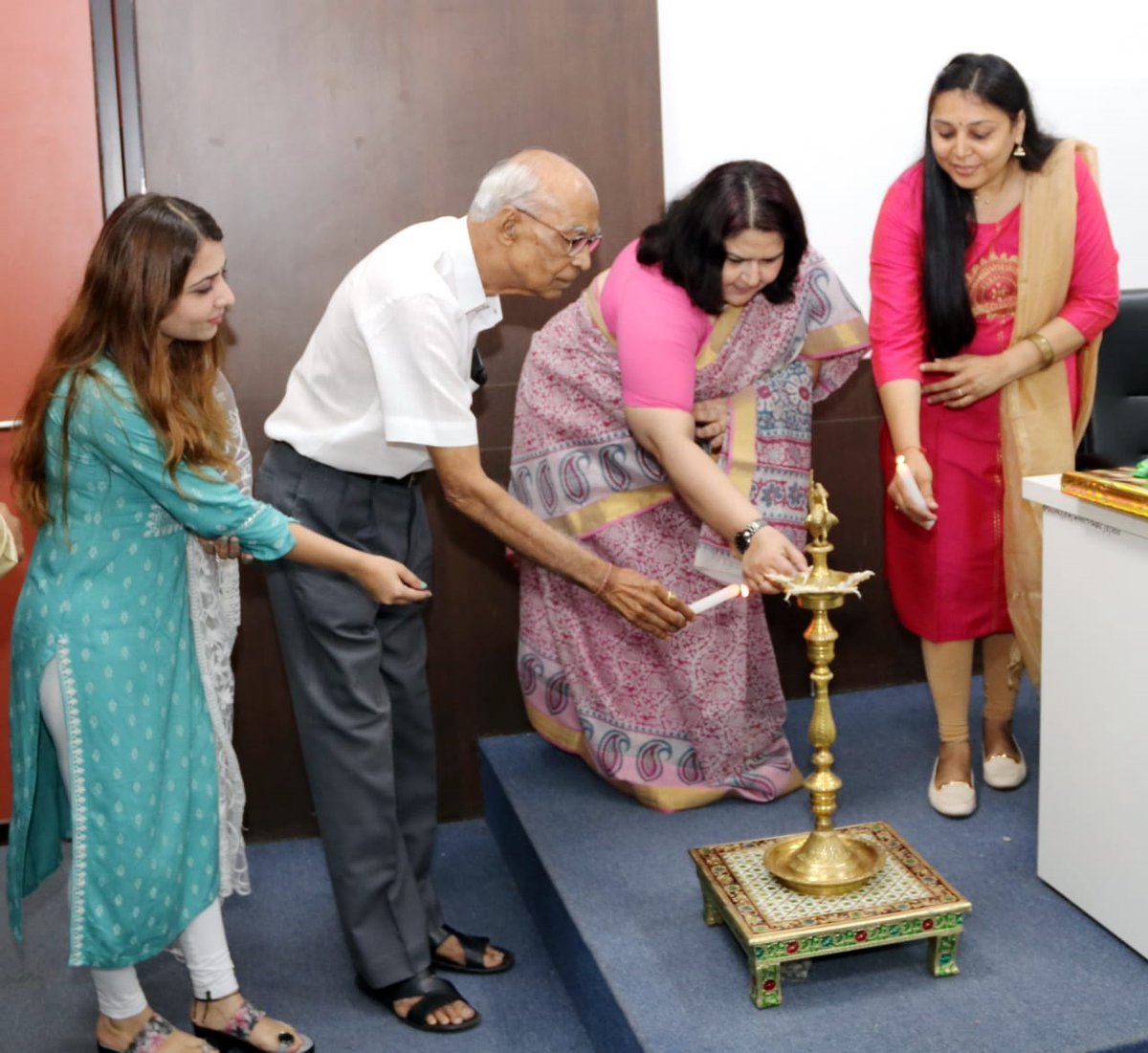 NFSU_Official's tweet photo. A five-day Training Program on 'Construction Failures: Cases, Causes &amp; Lessons Learned' begins on 20 May'22 at NFSU. It is being organized by SET-NFSU. Prof. Purvi Pokhariyal, Campus Director; Prof. R.J. Shah, Sr. Prof. &amp; Dr. Merool Vakil of NFSU lit the lamp at the inauguration. https://t.co/nDLgbX3PrM