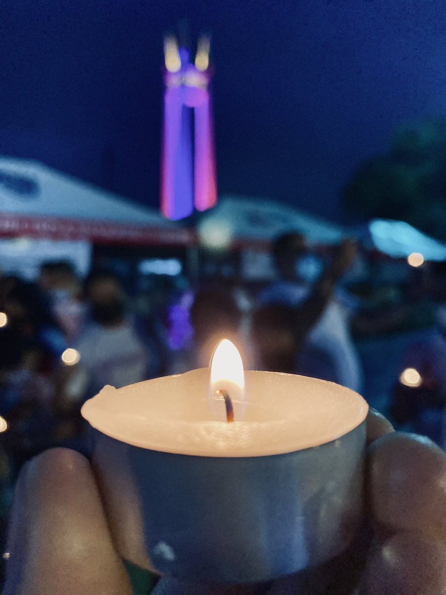 Slimtone1's tweet image. This is not my 1st time to attend piacm but this one was so goosebumps, the rain has stopped at the moment we layed the red ribbon and allow us all advocate to pray and motivate everyone and light up our candle🕯🕯🕯#Picam #candlelignts22