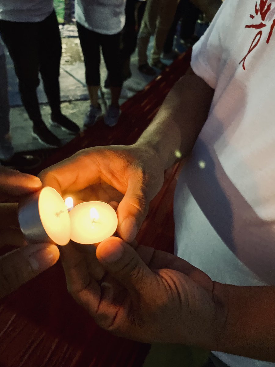 Slimtone1's tweet image. This is not my 1st time to attend piacm but this one was so goosebumps, the rain has stopped at the moment we layed the red ribbon and allow us all advocate to pray and motivate everyone and light up our candle🕯🕯🕯#Picam #candlelignts22