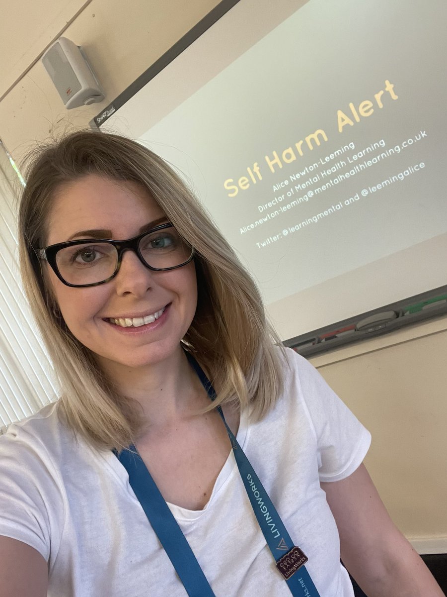 MHL2019's tweet photo. Self-Harm Alert today at the Werneth Lifelong centre funded by Oldham Public Health for Teaching staff @OldhamCouncil #selfharmalert #selfharmsupport #suicideprevention https://t.co/ADzE5PVRKg