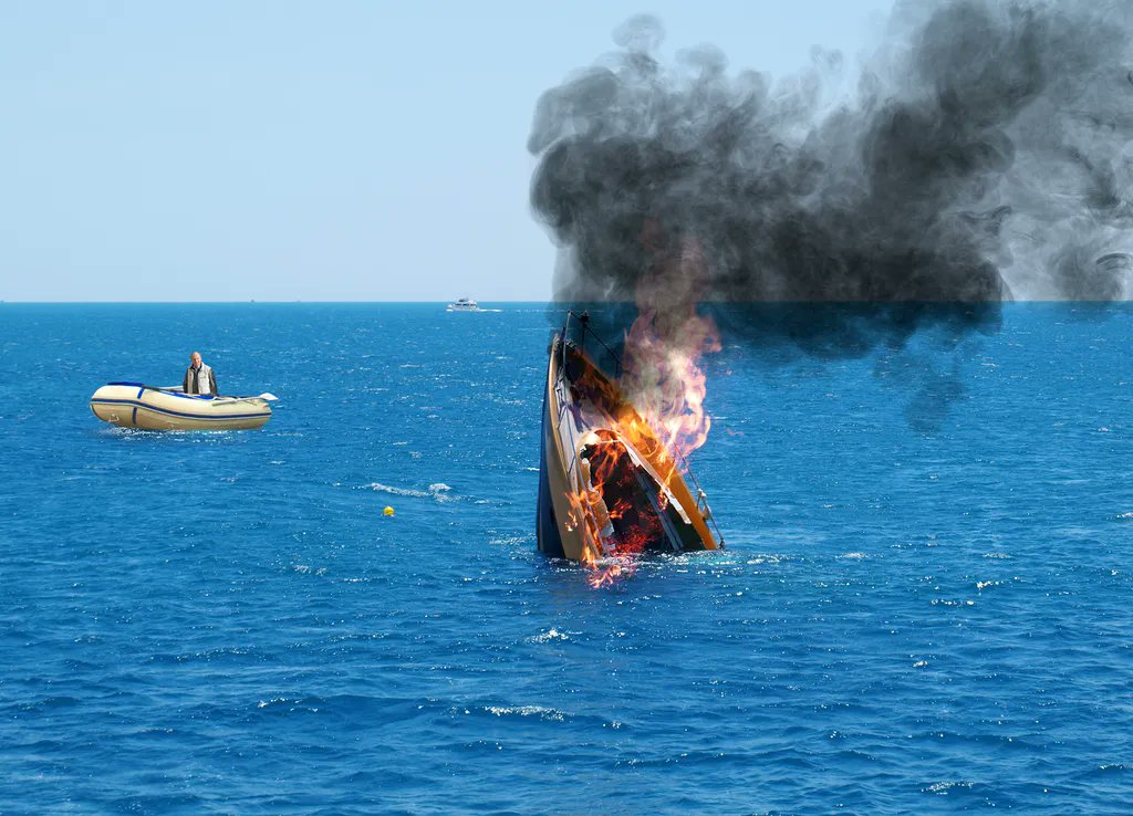 elmundotoday's tweet photo. Se confirma que el rey emérito estaba desentrenado: ha hundido el barco a los 7 minutos, matando a toda la tripulación https://t.co/iAhEJxkF8Y https://t.co/DL29ZZKafe