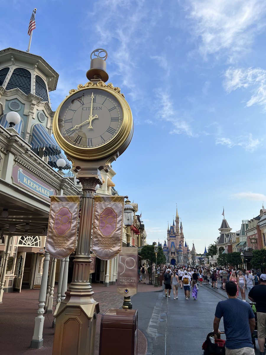 MarkWinters's tweet photo. Doing a RideMax plan at the MK today. Here we go! https://t.co/7zd107sc2x