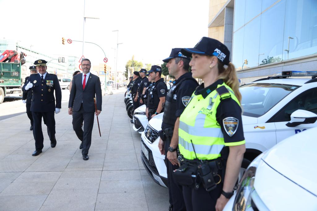 ajuntpalma's tweet image. 👮‍♀️Celebram la Diada de la Policia Local en una jornada centrada en la reconstrucció, el futur i el record als jubilats 

🥇S&apos;han atorgat reconeixements, condecoracions, entre altres, i  per primera vegada, una Medalla d’Or al Mèrit Policial, a Juan Luis Sánchez ‘Súper’
