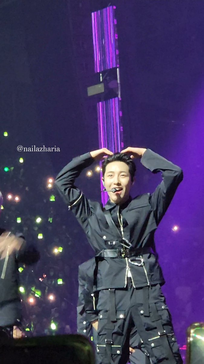 HRJVISUAL's tweet photo. we love you renjun! 💓😭 https://t.co/OgfgsD1lR7