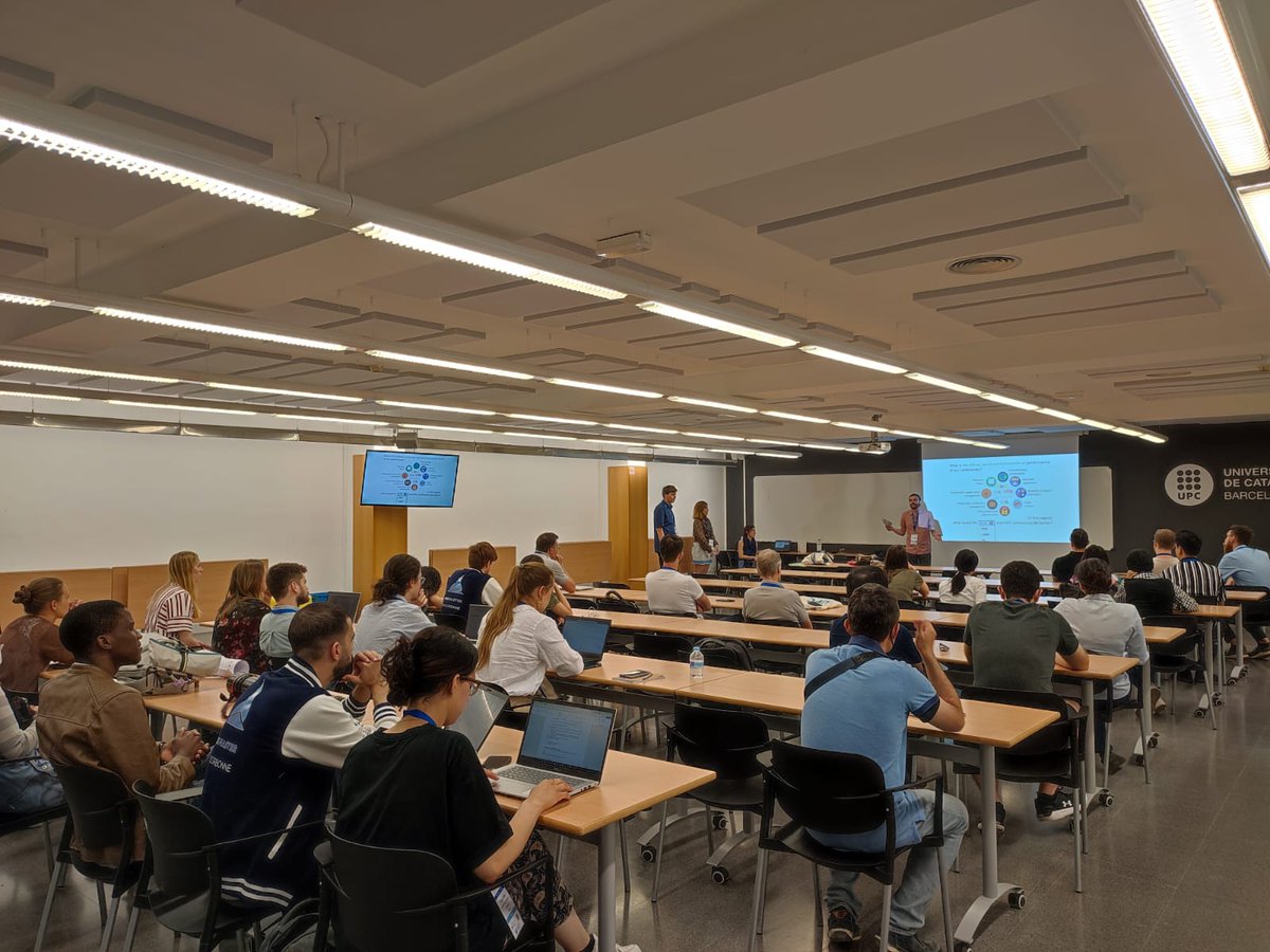 RCIS_Conference's tweet image. Second round of Forum presentations!

Up to 18 research ideas and tools exhibited at the Forum Track in #RCIS2022
