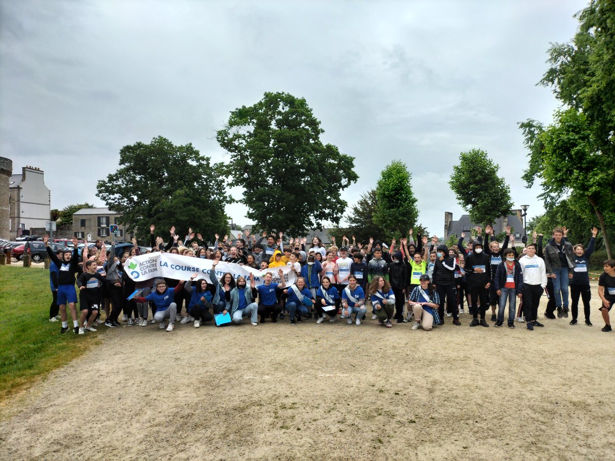 ClaireReboux's tweet photo. Course contre la faim aujourd'hui pour les élèves du collège Roger Vercel de Dinan...
Les 6eme et 5eme courent pendant qu'une classe de 3eme organisé...
@college_Vercel @acrennes @AeepsR @villededinan @GagnebienJulien @DinanAgglo @ArsBretagne https://t.co/SgxpxO88vJ