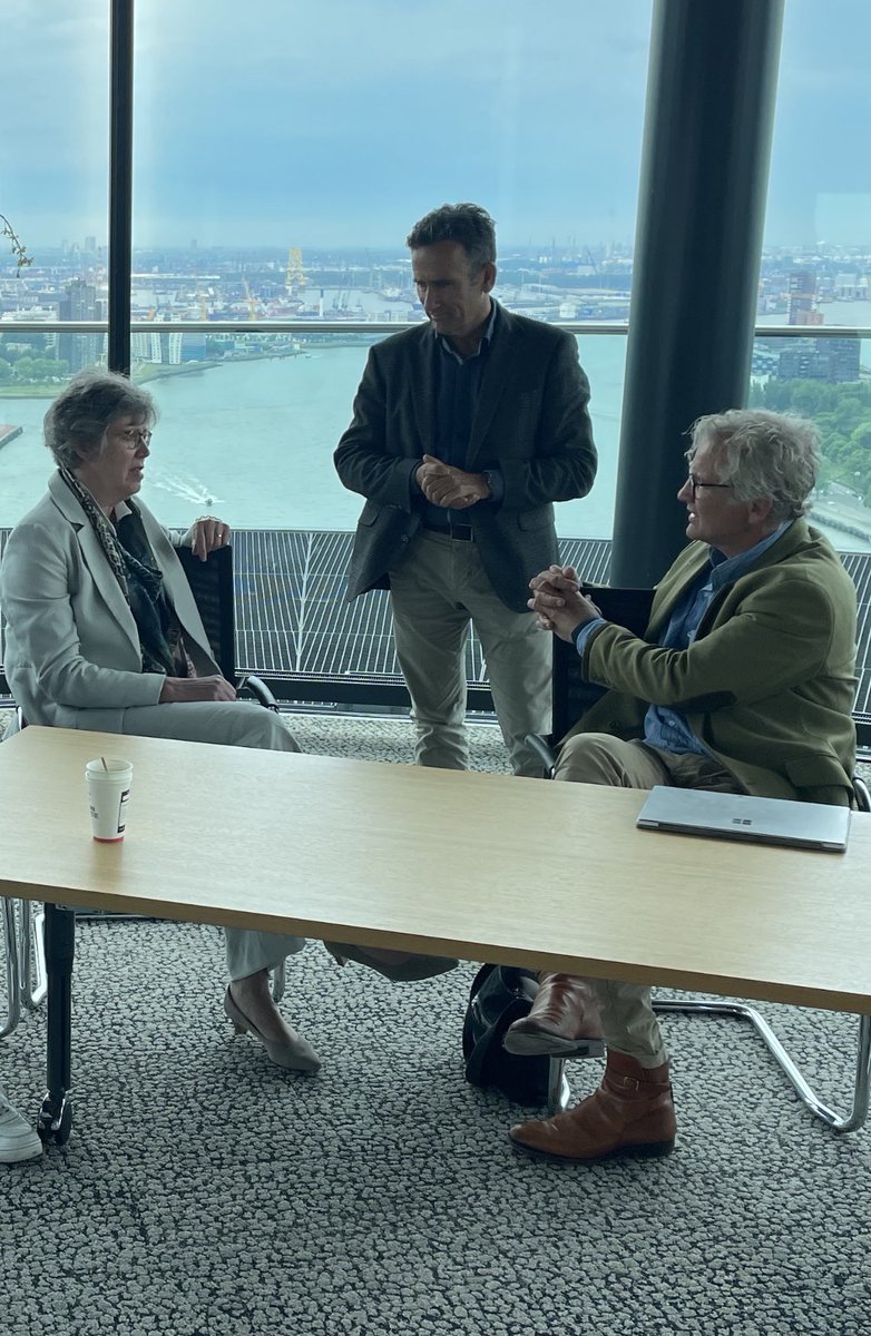 Vanochtend op de meldkamer in Rotterdam uitgebreid kunnen spreken met parlementarier Joba van den Berg / CDA over de meerwaarde van kunstmatige intelligentie voor het ambulance meldkamerproces. Op basis van historische gegevens kan worden voorspeld waar ‘n ambulance naar toe moet