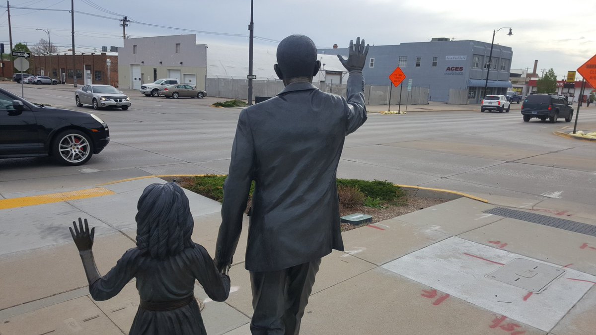 hsilentman's tweet photo. Finally found the Barack Obama and Malia statue in downtown Rapid City. #44 #SouthDakota https://t.co/orRMwzo793