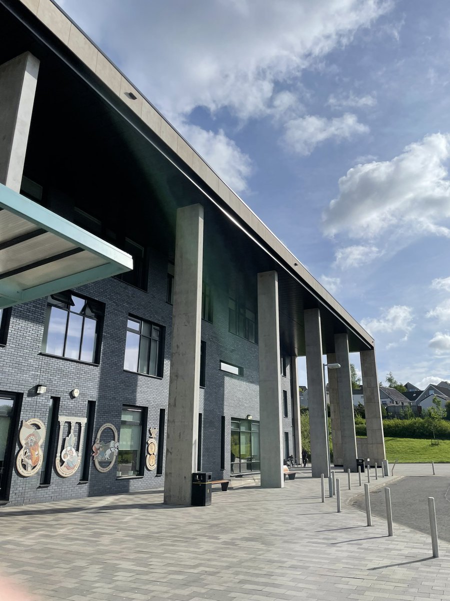 DeeBleakley's tweet photo. Incredible day today working with @Greenfaulds_HS S1. We focused on mental health, kindness and growth mindsets! All the sessions and groups were fantastic so a massive thanks to the school for organising @MissKirkwood10 , thanks for having me🤙🏼 https://t.co/tNsCuFen2Y