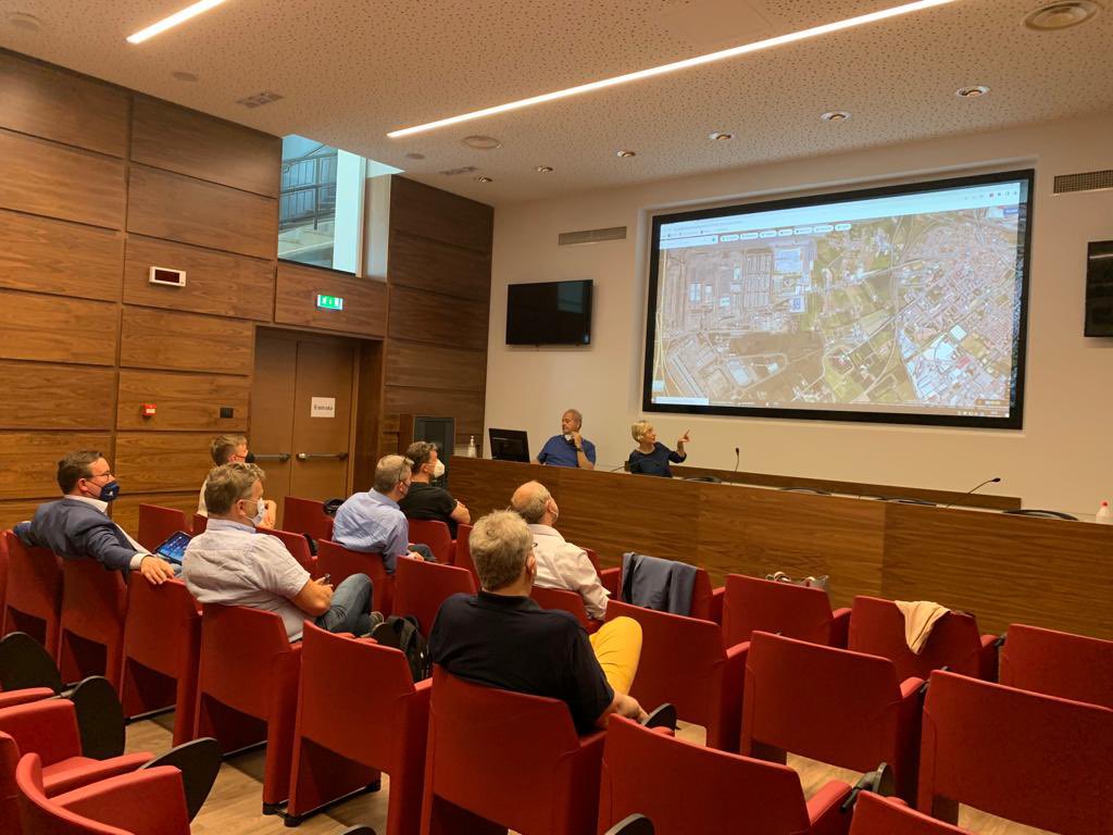 ScandriaAll's tweet image. Today, #ScandriaAlliance members visited Interporto Quadrante Europa in Verona 🇮🇹 to get acquainted with this huge integrated rail and road #freightterminal and discuss its importance for making transport along the #ScandriaCorridor greener and more efficient.