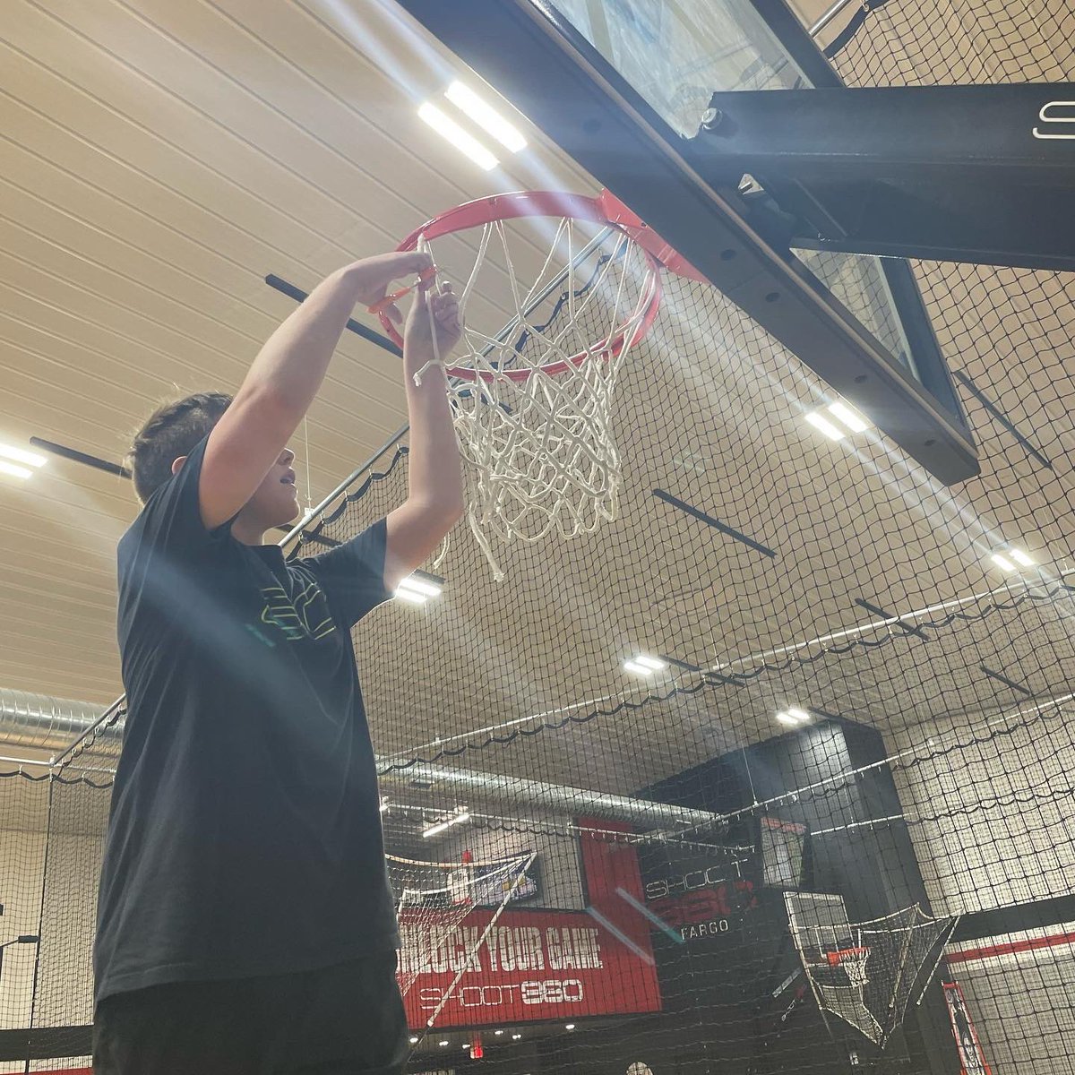 Shoot360Fargo's tweet photo. We had not 1, but 2 members reach the 10K Shots Made Club and they’re siblings‼️ Congratulations to Hunter and Hannah Blaser on their incredible accomplishment‼️What a dynamic duo‼️ Way to go‼️ #BlaserBuckets #DoubleTrouble #Shoot360fargo #GetGameReady @nodakbasketball https://t.co/SYc9Y60Lx1