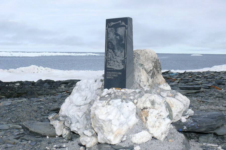 Russia's tweet photo. #OTD in 1742 a Russian explorer Semyon #Chelyuskin reached the northernmost point of #Eurasia at the tip of the Taymyr Peninsula.

The cape found by #Chelyuskin was named in his honour by @rgo_ru in 1842, on the 1️⃣0️⃣0️⃣th anniversary of the discovery. https://t.co/LLJojqkUqQ