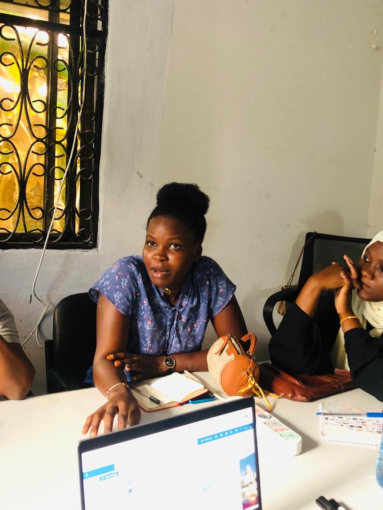 TYVAvijana's tweet photo. Mchana Huu #VijanaMakini Wanakutanisha Wanafunzi Wanaotarajia Kuhitimu na Wahitimu wa Ngazi Mbalimbali za Elimu Mkoani Dar Es Salaam kupitia Programu ya #SchoolOfTYVA. Leo Vijana Wanajifunza juu ya Ujuzi wa Kuajirika (Employability Skills).🤗 https://t.co/eooGiIjMzS