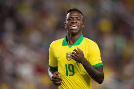 pibedale's tweet photo. BRASILEÑO / FRANCÉS …gran / MANO A MANO … de CATAR 22 🏆…, trayecto 📝 : datos que VINICIUS JR , ha superado al astro Galo ⭐️… = GOLES + ASISTENCIAS + TÍTULOS + CHAMPIONS (final ) ➖PREGUNTA?  a quien le otorgas TÁCTICA 📚✍🏽 =  “EL” pasillo de SEGURIDAD/CONFORT “IZQUIERDA” 😉 https://t.co/QO3deh1vR4