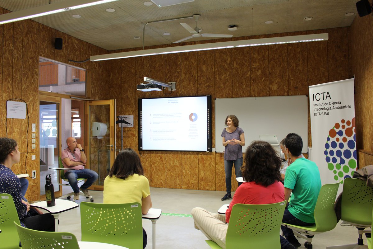 ICTA_UAB's tweet photo. 🎉Engeguem motors! Avui ens hem reunit amb els responsables d'@aliancesmagnet per establir les bases d'un engrescador projecte que acostarà als infants🚸de l'escola La Pau de Sant Sadurní d'Anoia als investigadors de l'@ICTA_UAB per 💡desenvolupar un projecte educatiu innovador! https://t.co/0lIRzFpCFr