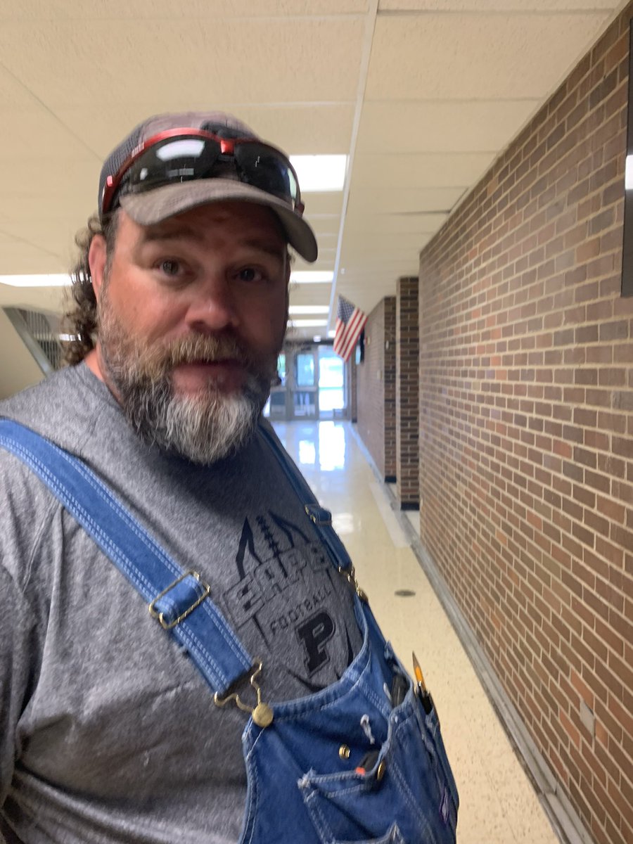 SoftballReaper's tweet photo. A HUGE SHOUTOUT TO THE BEST FIELD GUY IN THE STATE OF ILLINOIS

Ken Ridgeway https://t.co/47KueyLzsH