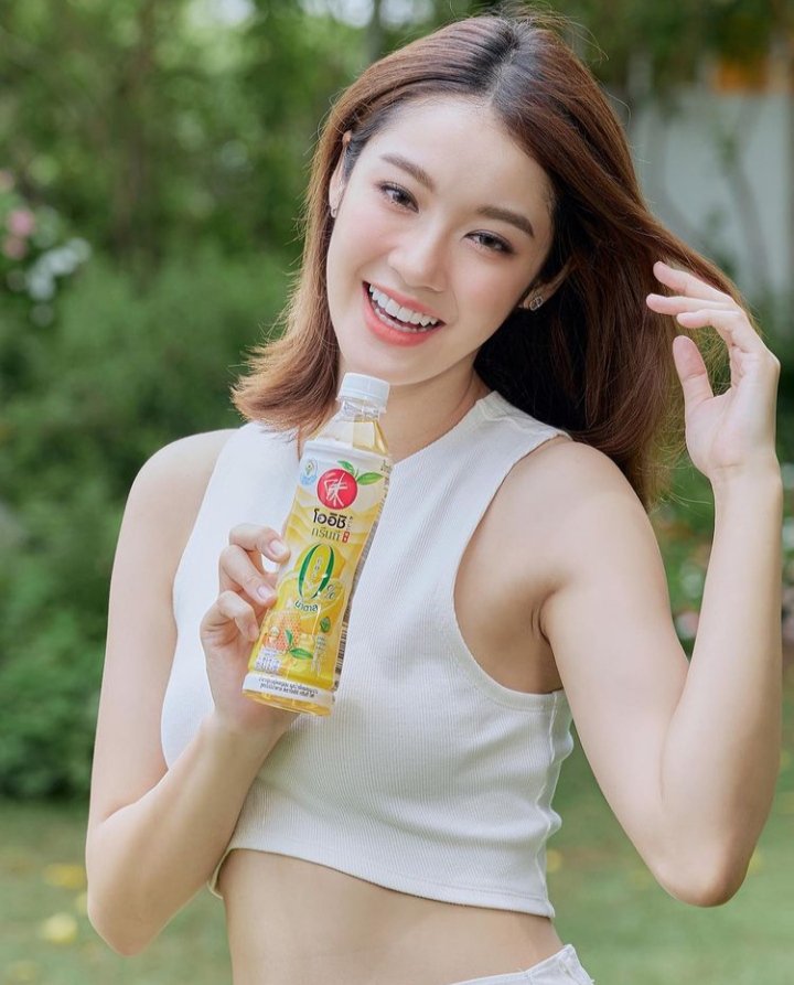 NamtanJanhae's tweet photo. IG POST: namtan.tipnaree (update)
📍19.5.65

น้ำตาลมั่นใจ สุขภาพดีเกินร้อย ด้วยโออิชิกรีนที ฮันนี่เลม่อน น้ำตาล 0%

✨https://t.co/Z8njJJVAcN

#โออิชิกรีนทีฮันนี่เลมอนน้ำตา���0 #เติมสิ่งดีๆให้ตัวเองทุกวัน 
#น้ำตาลทิพนารี #namtantipnaree
#โมจิของนต https://t.co/gp4euDxQ6l