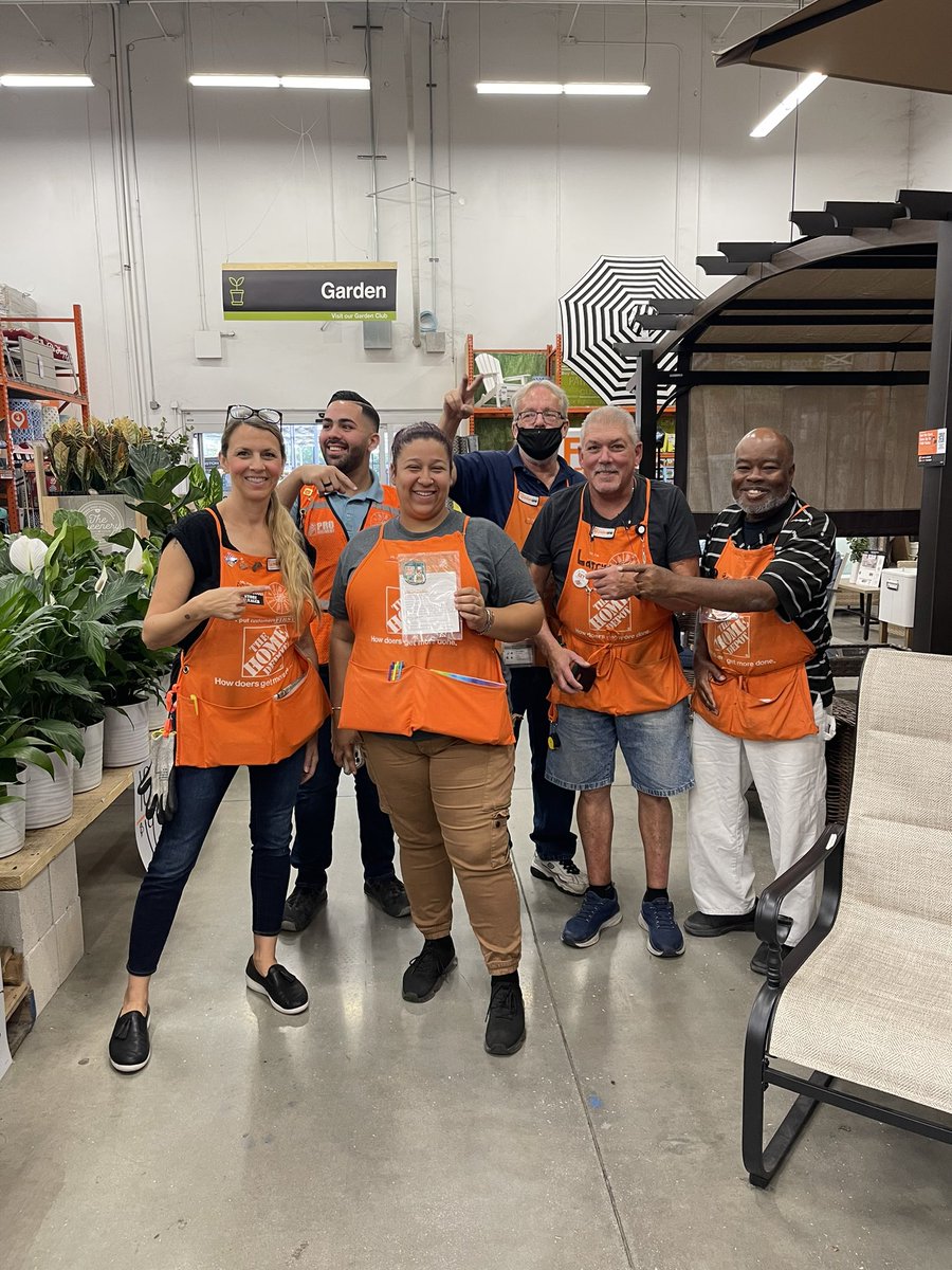Such a privilege to spend the week at store 6367. Thank you to the entire team for making me feel so welcome!Big congratulations to Jamecia for all your hard work this week with deliveries. You made sure we took care of our customers and kept our Orange Promise.I appreciate you!