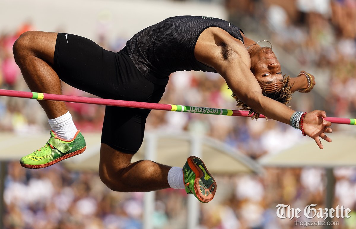 Photos from the first day of the Iowa High School State Track and Field Championships. 
thegazette.com/photos/photos-…
#iahstrk