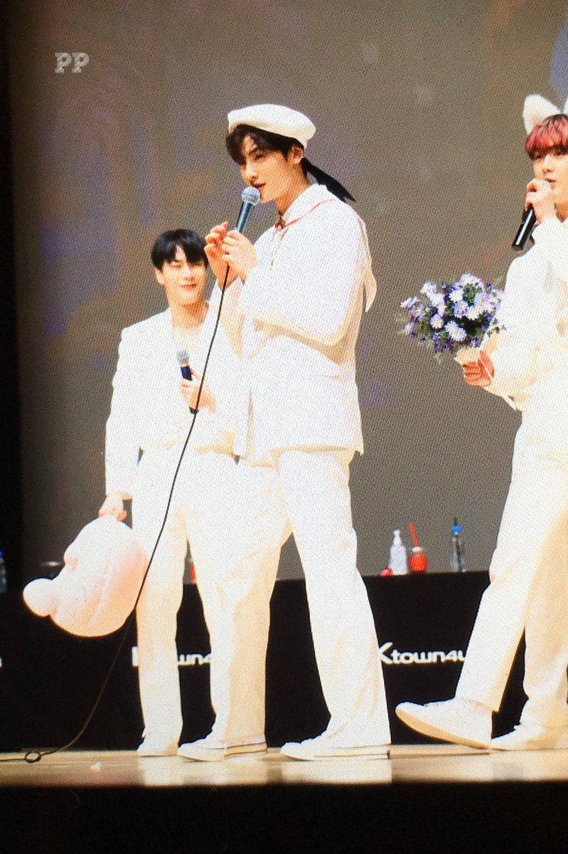 220520 마이크 선 때무내 자유롭지 못한 차오랑😂 #차은우 #CHAEUNWOO