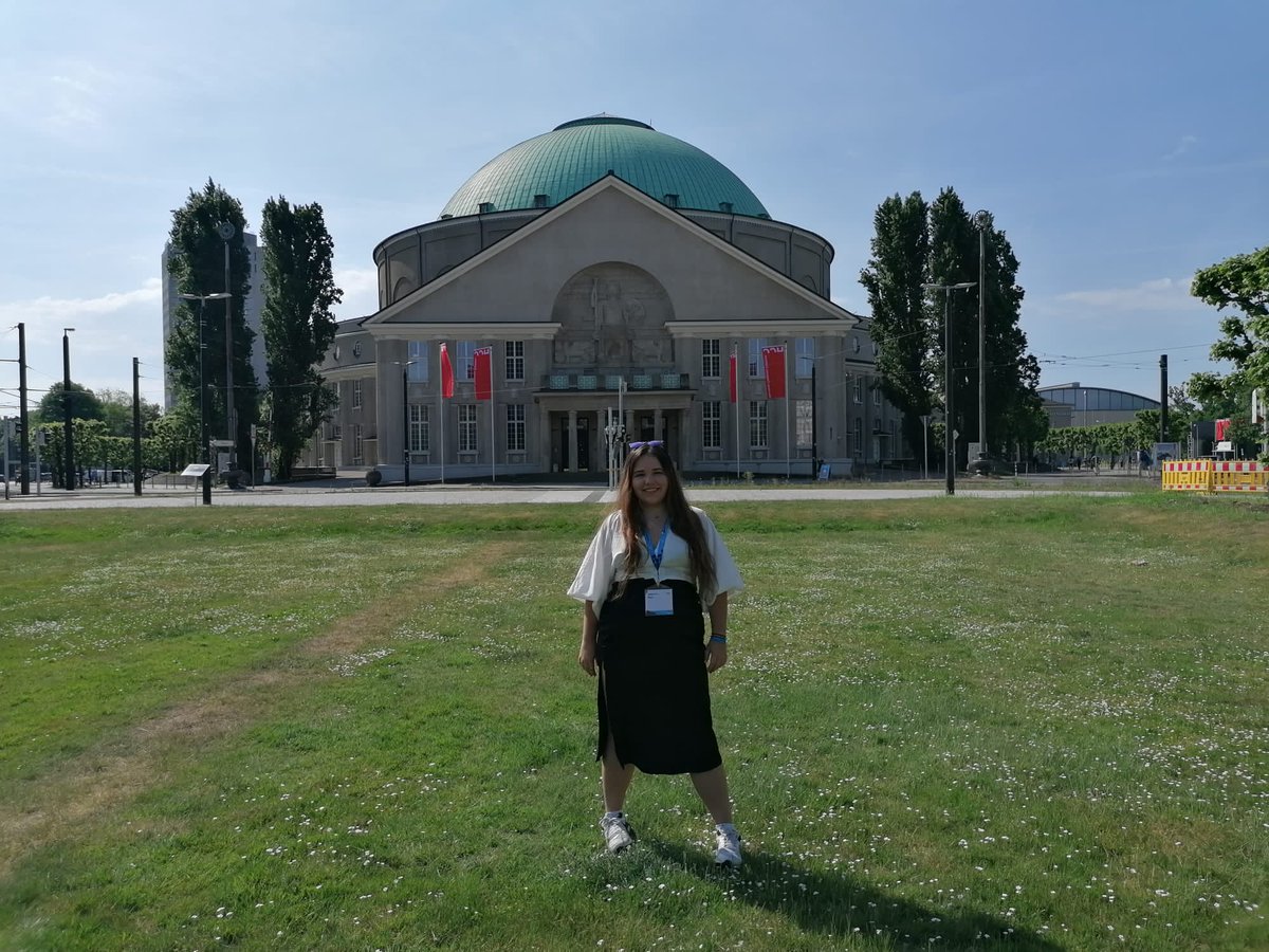 KatReesCreative's tweet photo. @ClassicalNEXT it's been amazing!!💫
@TyCerdd_org @operasonic @BethHouse12 Thank you for supporting me to be here!!
To all my new friends, I can't wait to create new, forward looking art with you!
#Hannover #cnext22 #WALES https://t.co/LuUYF0DW0a