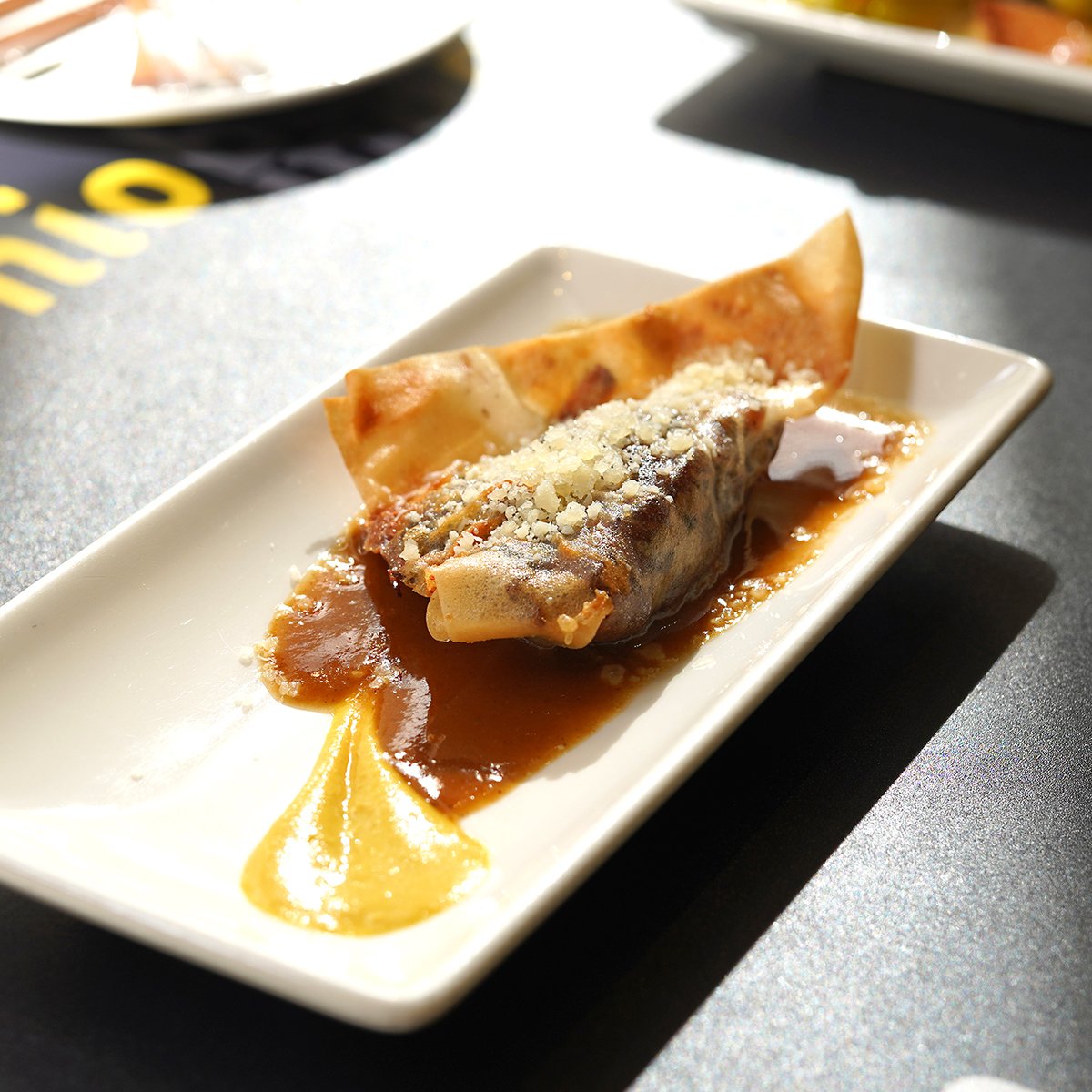 AntonioBarSS's tweet photo. En San Sebastián pintxos hay muchos, y muy buenos. Pero un buen día los cocineros con estrellas Michelin de Gipuzkoa decidieron que nuestro Crujiente de rabo de buey era uno de los 99 mejores, en la APP @Pintxos_es. ¿Lo has probado?
#antoniobar #antonio #donostia #sansebastian https://t.co/nCvRIZynRa