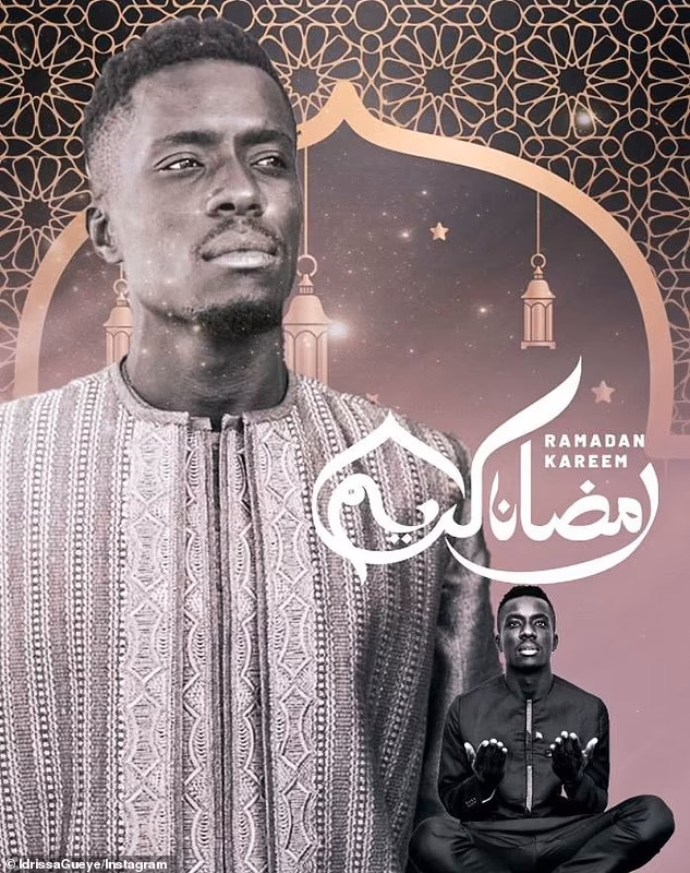 BlackQueenLara's tweet photo. #IdrissaGueye, hated 4 NOT wearing a promotion shirt for homosexuality❓#OPINION: Homosexuality is Satan's & #WhiteSupremacist's #NuclearJob. I pray AFRICAN PLAYERS quit training if "disguised" #LGTB-FORCINGS on #MUSLIMS & #BELIEVERS in #GOD goes on, #IJN https://t.co/FqCYsDIoxN https://t.co/1AFXzIZG7y