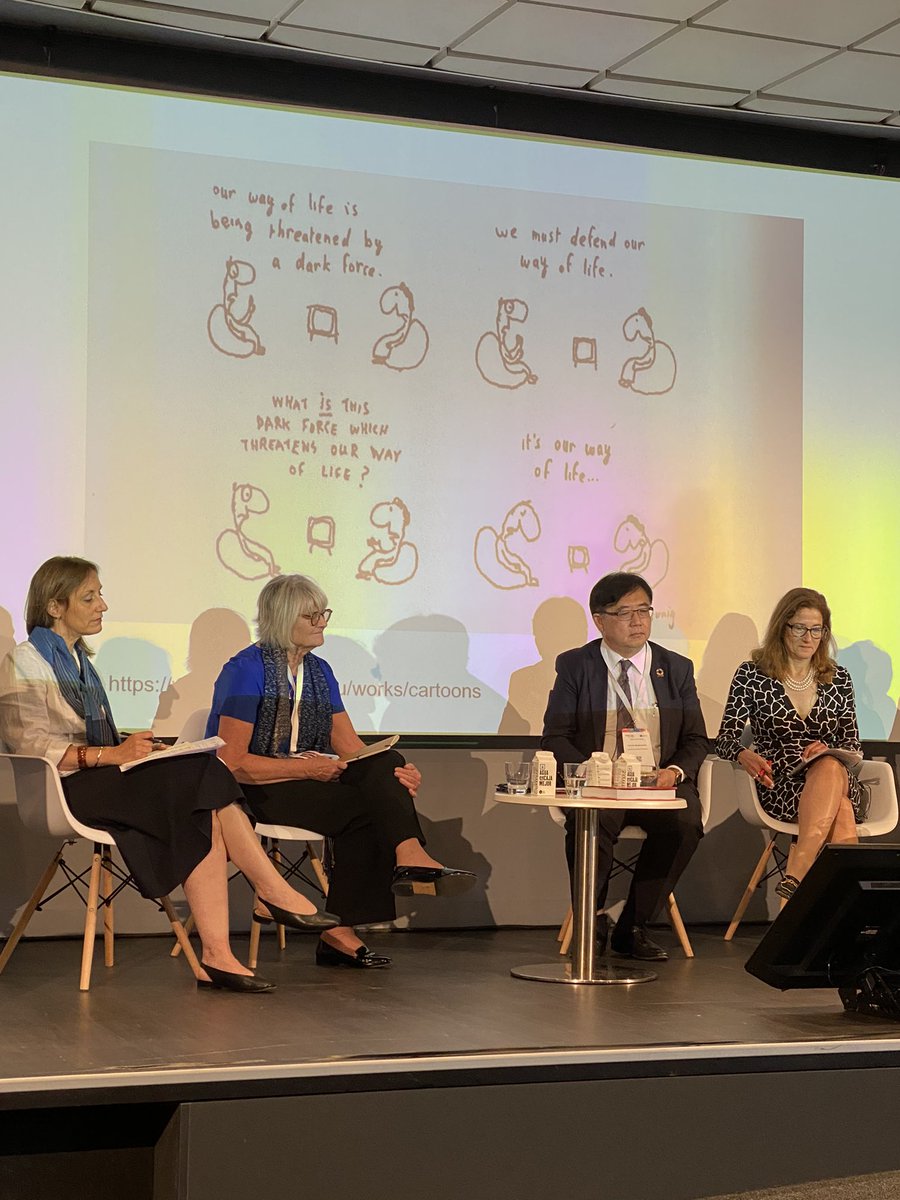 GlobalStuForum's tweet photo. 🤝 Through the @UNESCO talk “HE’s role in securing the future- equitable, peaceful…”-@GlobalStuForum being one of the panelists- has been pointed out the importance that the student community should have. #GSF is standing up for democracy and student participation.
#WHEC22 https://t.co/sVEZraYwPp
