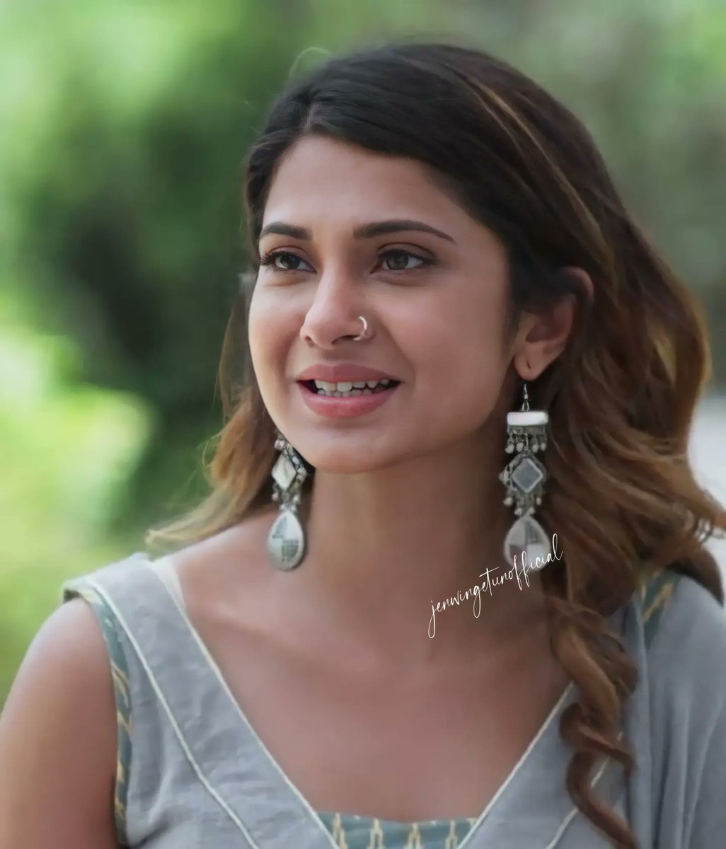 UnofficialJenn1's tweet photo. When she laughs the world stops for a while...
#JenniferWinget #wingitwithwinget #jenniferwinget1 #jenniferwingetfans #maya #beyhadh #bepannaah #zoya #MayaAgain #MayaJaiSingh https://t.co/5s10kSgUyt