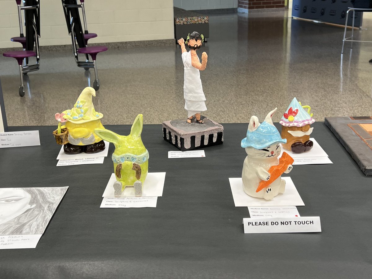 SGHSVisualArts's tweet photo. Some sights from our Visual Art Exhibit last night! @SouthGarnerHS https://t.co/SAecdtT5Cl