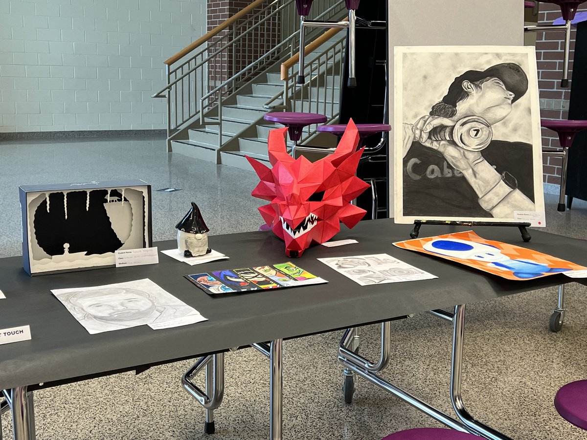 SGHSVisualArts's tweet photo. Some sights from our Visual Art Exhibit last night! @SouthGarnerHS https://t.co/SAecdtT5Cl