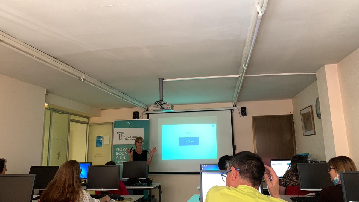 Humannova's tweet photo. Estamos más que contentos de compartir con vosotr@s que esta semana nuestro equipo de @CloudTalent_Hn comenzó con el programa L'Hospitalet Vibra Salut para enseñar nuevas habilidades tecnológicas 🤩

#TreballTalentTecnologia #TTTNovaEconomiaLH @economieslocals https://t.co/k2viQvTAdK
