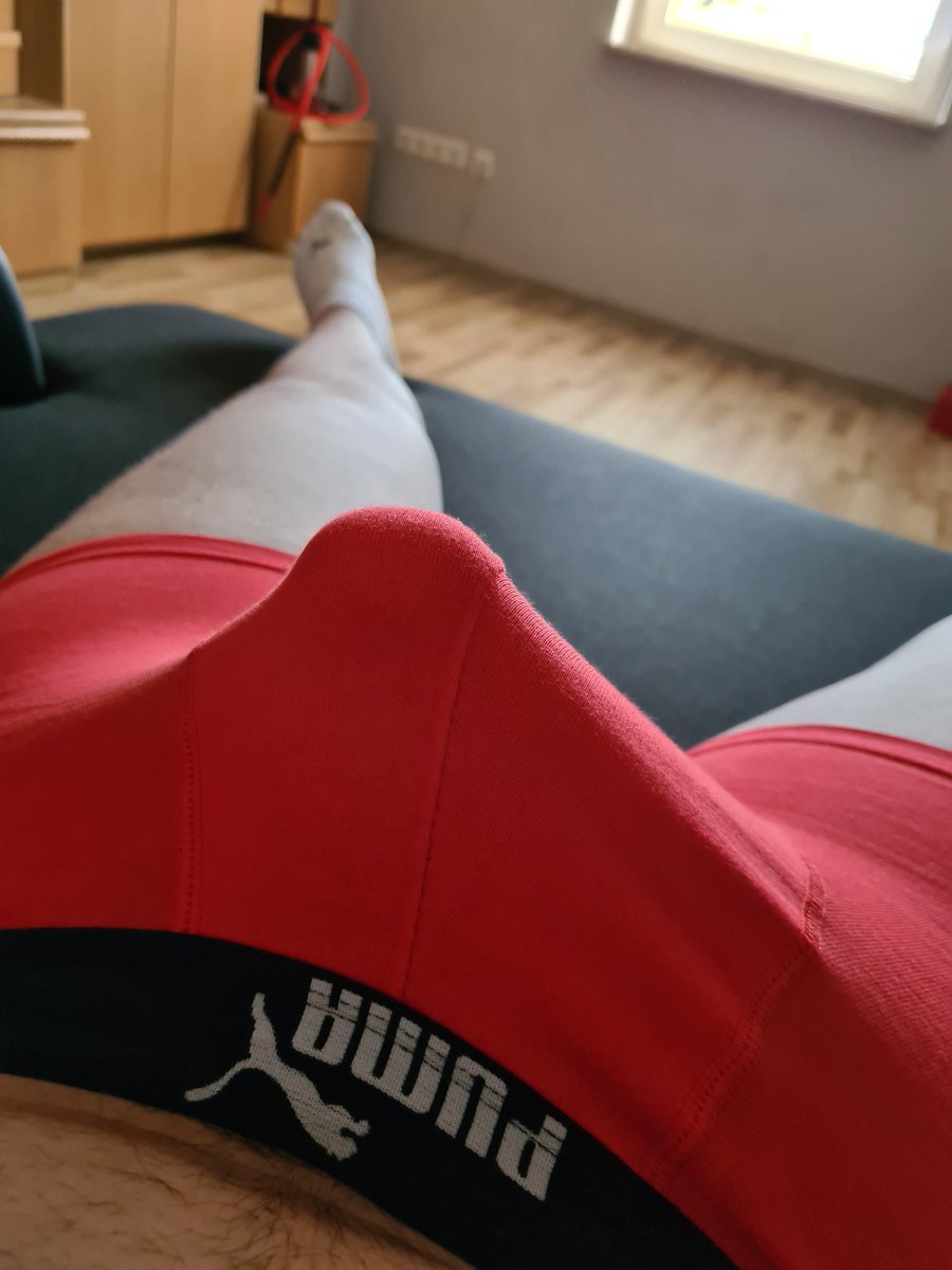 MasterOfSocks2's tweet photo. Welcher Sklave will diesen schwarz massieren https://t.co/DTFmmxgXW9