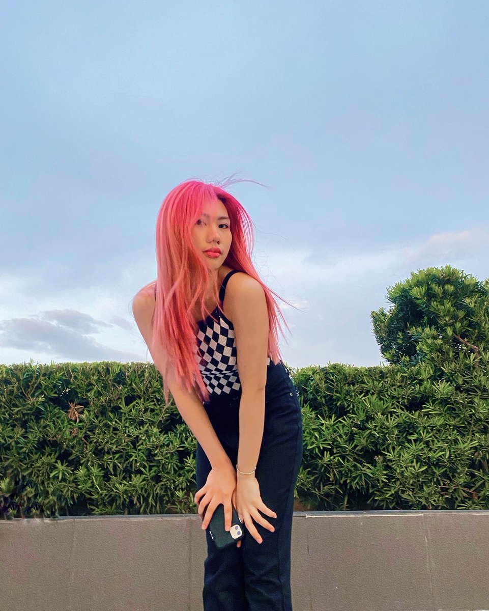 lovito_official's tweet photo. Rock the season in comfortable styles (and fun pink hair!)😉✨
IG: _jellyndelina
Product id: L16X271
Shop now>>https://t.co/hiB8VR1NbH
#Lovito #camitop #tantop #plaidtop #casualstyle https://t.co/O0GLqZAjF2