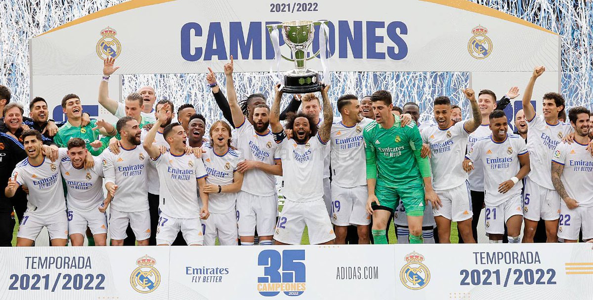 MadridXtra's tweet photo. Last La Liga's game tonight... 

What a run! 🤍 https://t.co/AezSXyZN7w