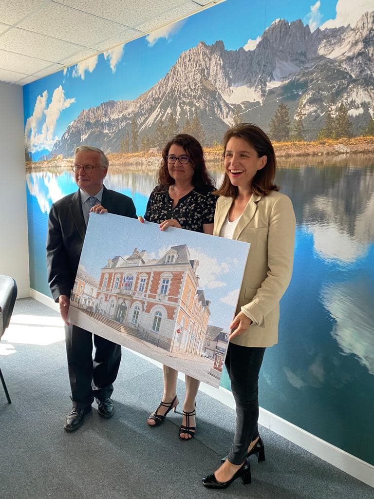 villelelude's tweet photo. Merci à Christelle Morançais, notre présidente de Région Pays de la Loire, pour sa venue au Lude ! Un visite de qualité avec la filiale britannique "The Acoustic Company", récemment installée au sein de la Zone des Tourelles avec le concours de la commune et la région. https://t.co/VNjIDYIMZH