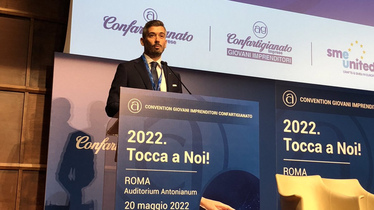 confartigianato's tweet photo. Il Presidente dei #GiovaniImprenditori di #Confartigianato @PeliDavide a #toccaAnoi: “Siamo pronti a dare il nostro contributo all’economia italiana. Qui, oggi, ci sono centinaia di imprenditori under40 che ogni giorno vivono e lavorano per lo sviluppo del proprio territorio” https://t.co/utOtRbIUeT