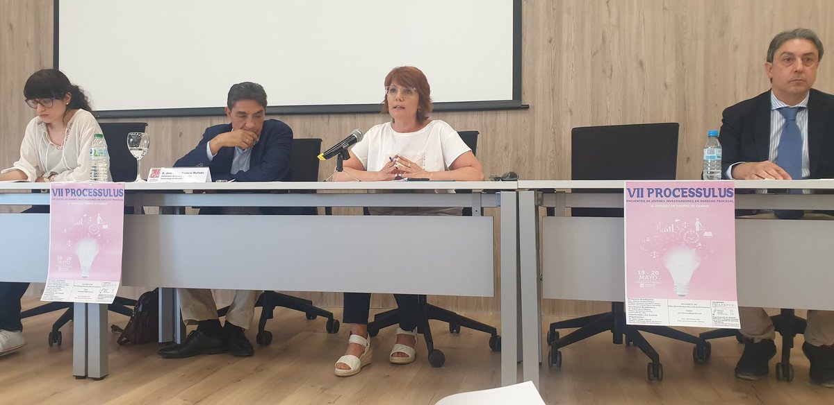 processulus's tweet photo. Tras la pausa para el café, intervinieron REBOLLO REVESADO, MARRERO GUANCHE, @IsabelMicoForte, @selena_tierno y PERTUSA GUILLÉN. https://t.co/udlIs1hof7