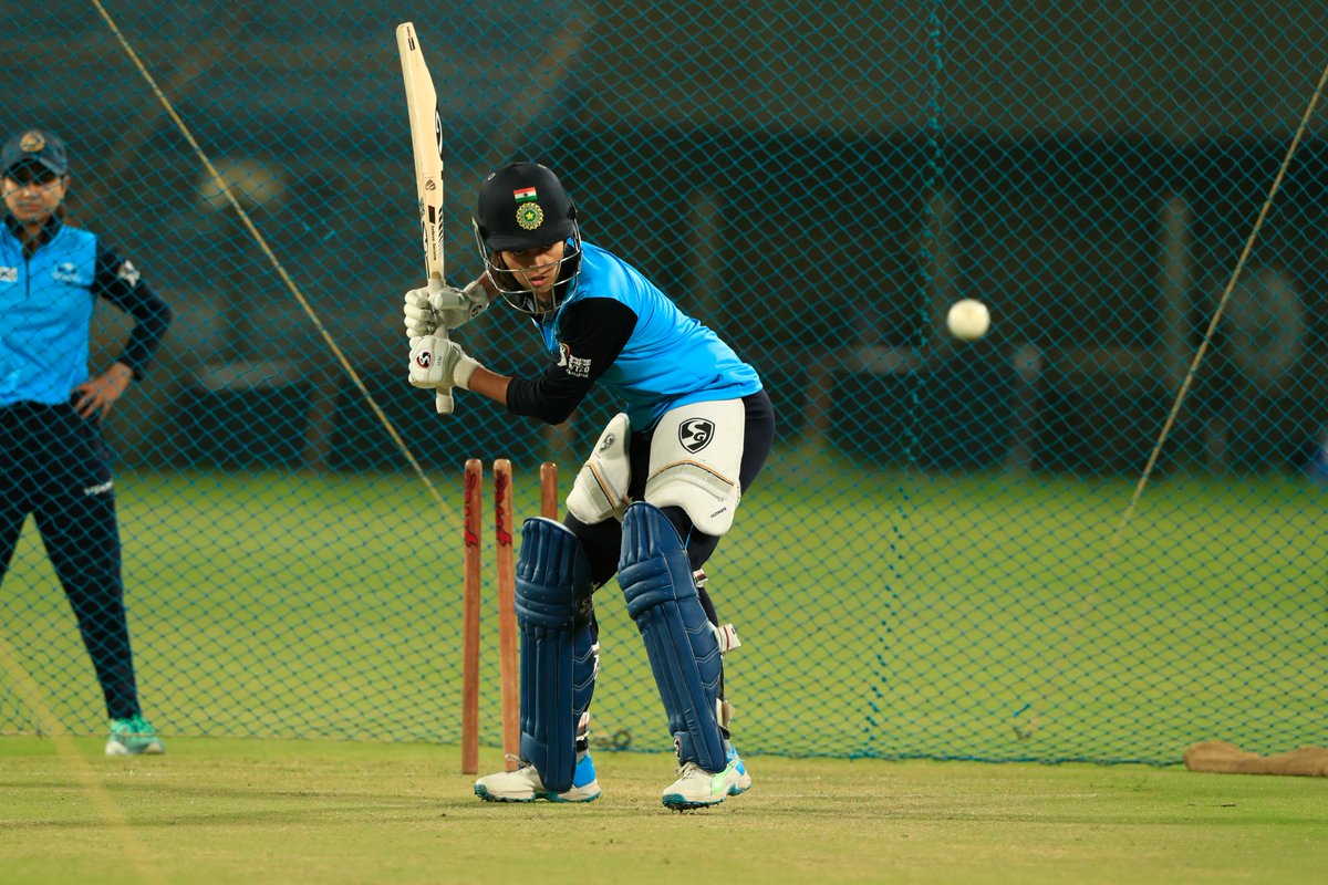 Prep mode 🔛 The Supernovas batters get into the groove during their first training session in Pune. 👍 👍 #MY11CircleWT20C | @ImHarmanpreet | @imharleenDeol | @PriyaPunia6
