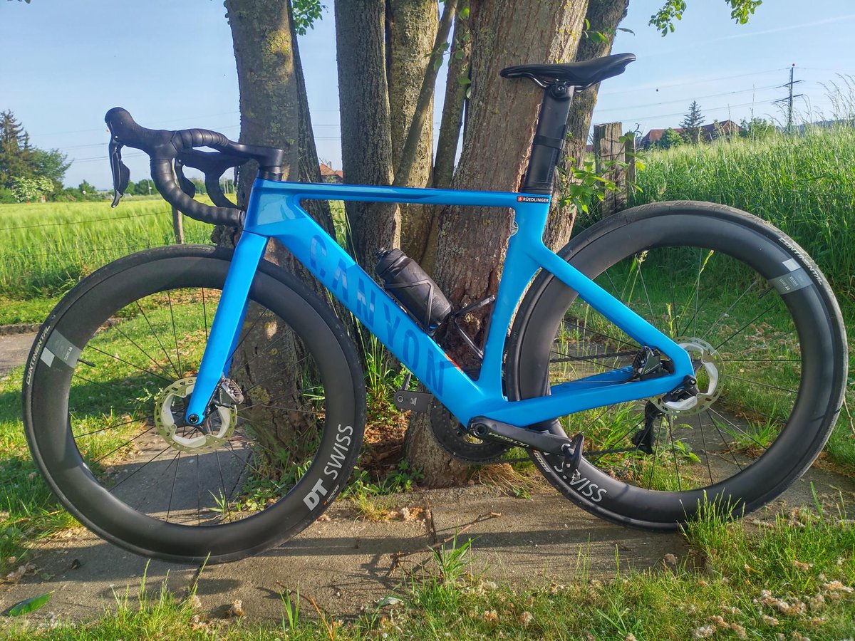 lexruee's tweet photo. Morning rides are awesome. 😍 🥰
#Belp #Kirchdorf #Bern #cyclinglife #myswitzerland #switzerland #roadcycling #nature #mycanyon #aeraod https://t.co/Zd1gDS61oK