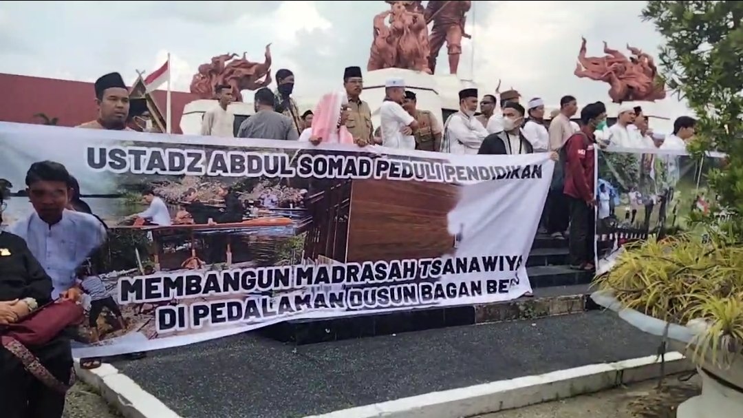 QaulanSyaqila's tweet photo. Aksi Bela Ulama #SaveUAS
(Pekanbaru 20/Mei/2022) https://t.co/32FEfZn7DK