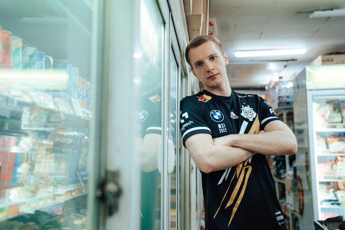 lolesports's tweet photo. _ _ _ _ _ buff activated ✅ https://t.co/ESz3zAaxpd