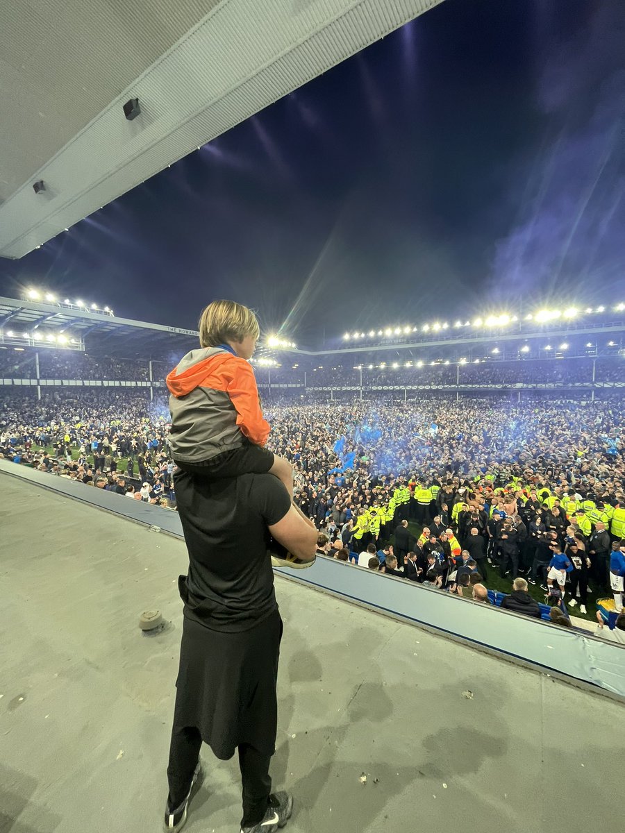 Take it all in lad 💙 UTFT <a href="/Everton/">Everton</a>
