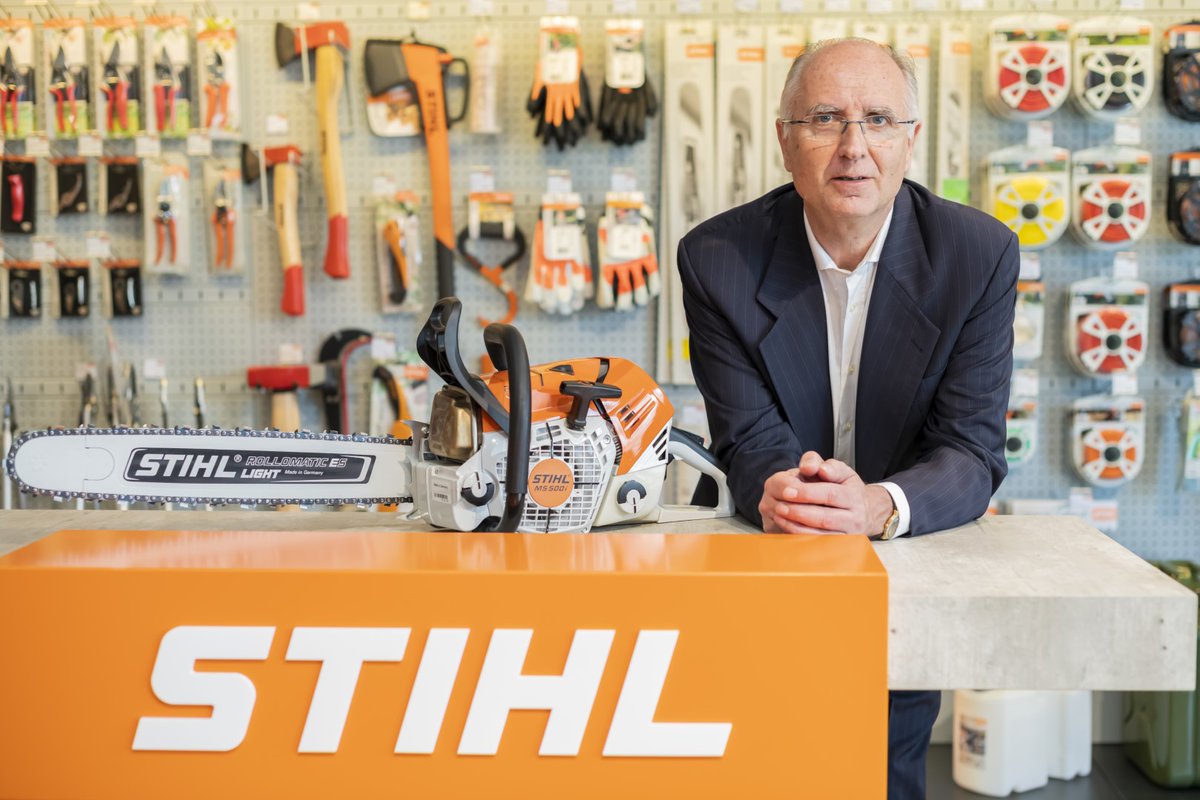 AHK_es's tweet photo. 📢Nuestro #SocioAHK @stihl_es bate récords de facturación y logra crecer un 8,9% en 2021 y alcanza los 143 millones de euros 
👉https://t.co/8I8BdwvJ99 https://t.co/ITsv2t1kPW