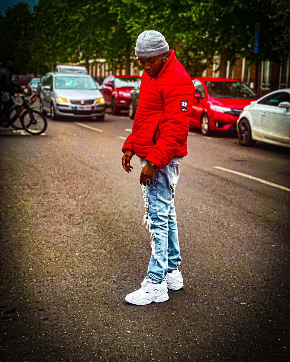 RabadabaReknown's tweet photo. The F in Friday Stands For Fresh, Fun, Funny, Fantastic, Fabulous, feisty, futuristic, frivolous, fashionistic and Ofcourse FfeBanene 😂😎
Lovely Weekend One Love ❤️
#ffebanene https://t.co/m14hCqIPIQ