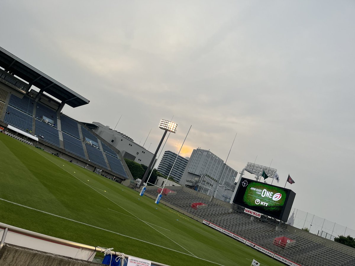 toshi_ultra7's tweet photo. 早く着いたべ。
#rugbyleagueone
#greenrockets https://t.co/iNbEjFFVeO
