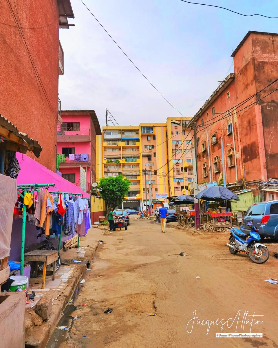 leguide225's tweet photo. Dans les ruelles de Treichville !
📱@jacques_allatin 
🌍Abidjan, Côte d'Ivoire 
#leguide225 🇨🇮 https://t.co/N8m0Hl1FCv