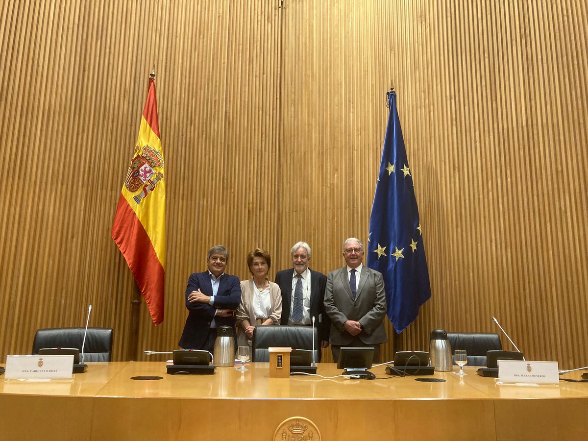 Esperando que la Ministra de Sanidad y la Presidenta del Congreso inauguren la sesión sobre #obesidad en el congreso de los diputados <a href="/SociedadSeedo/">SEEDO</a> <a href="/sociedadSEEN/">Sociedad SEEN</a> <a href="/_ibima/">IBIMA Plataforma BIONAND</a> @CIBER_OBN