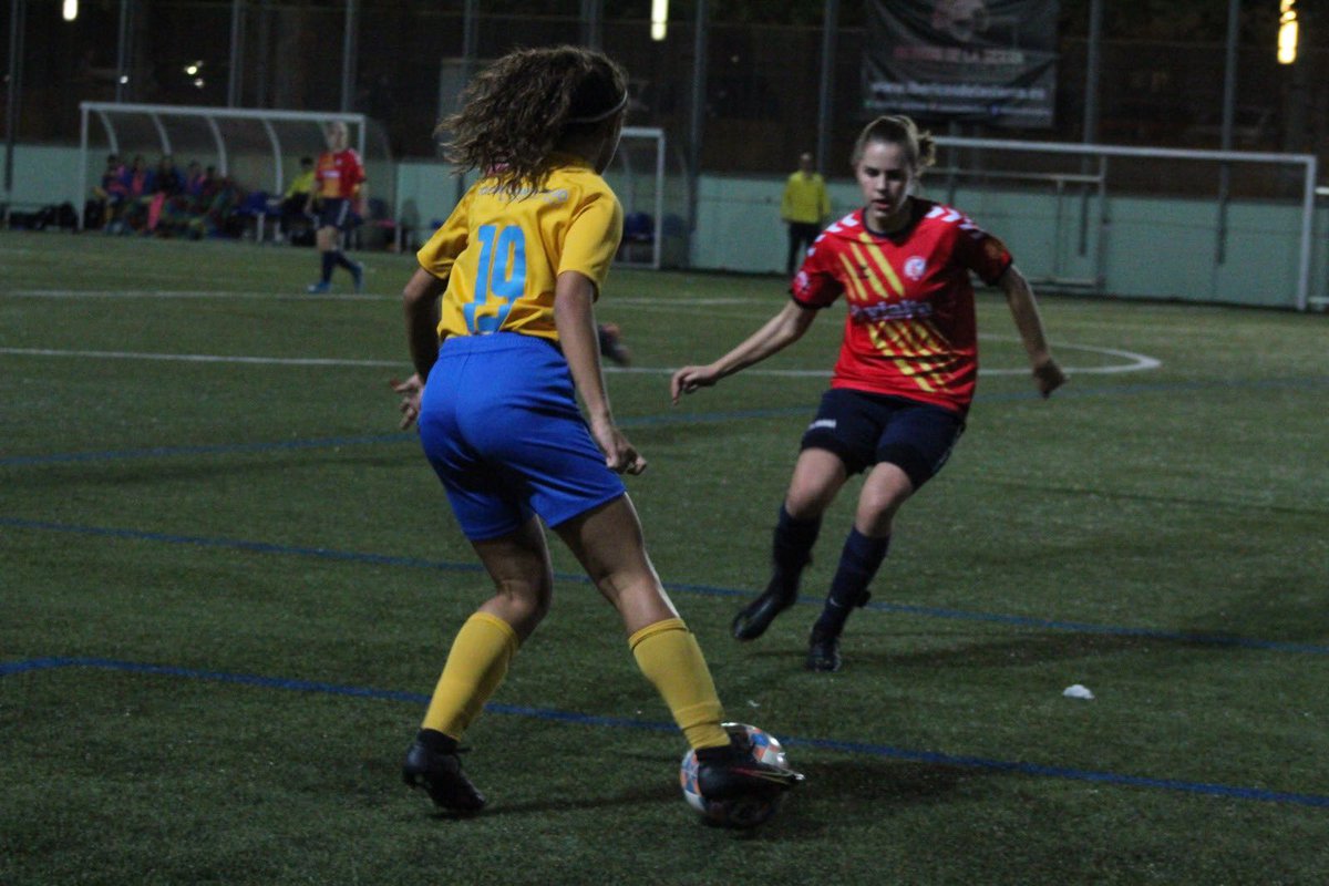 🔷🔶 JUVENIL FEMENINO C | La previa

🆚  Cornellà

📆21/05
⏱15.30h
📍Mpal. Fontsanta

🏠 Las amarillas afrontan un derbi en el último partido en casa
4⃣ Intentarán sumar los 3 puntos para mantener la 4a plaza
👉 Ambos perdieron en la última jornada

📸 <a href="/holgadoframes/">Holgado📸🎬</a> 

#CDFF