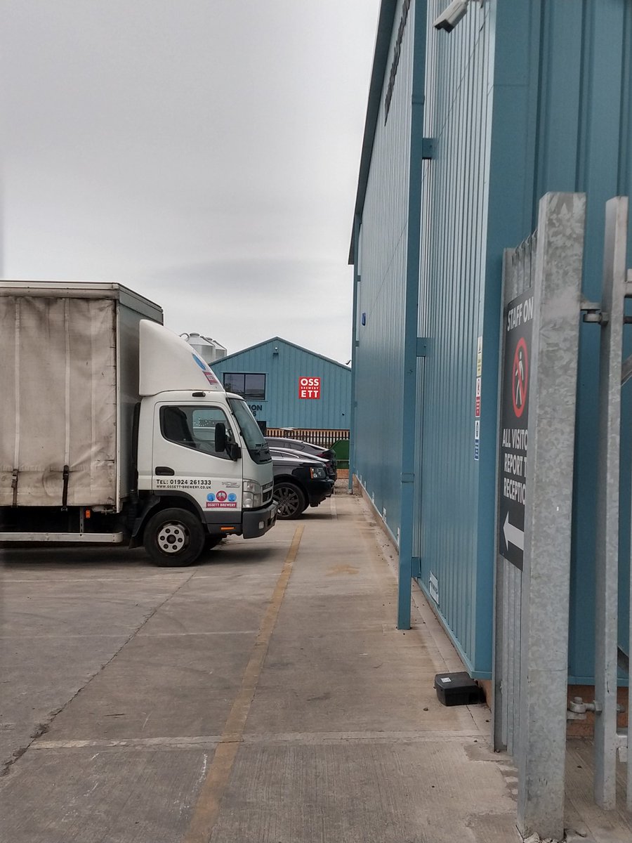 Good Morning World!

I find myself here today, helping @paulspencer1973 with a brew of White Rat.

Whatever you find yourself doing, have an awesome day folks! 🍻👍